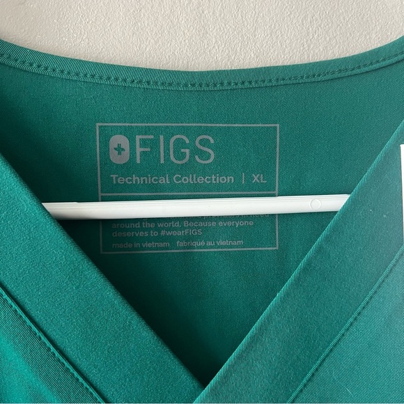 Figs Men’s Hunter Green Leon Three Pocket Scrub Top Size XL NWT - Picture 4 of 5